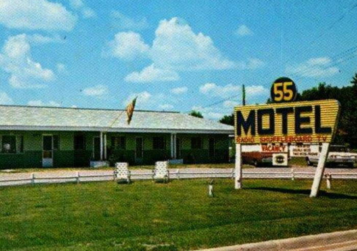 M-55 Motel - Great Sign (newer photo)